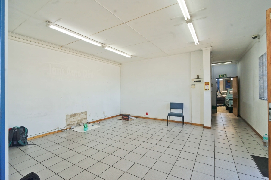 To Let commercial Property for Rent in North End Eastern Cape